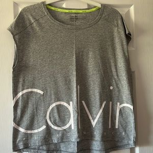 Calvin Klein Performance. Large